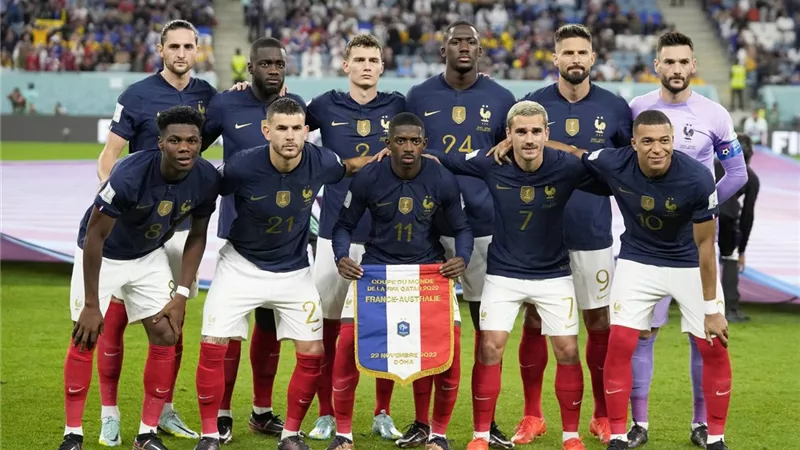 قائمة فرنسا لمواجهة جبل طارق واليونان بتصفيات يورو