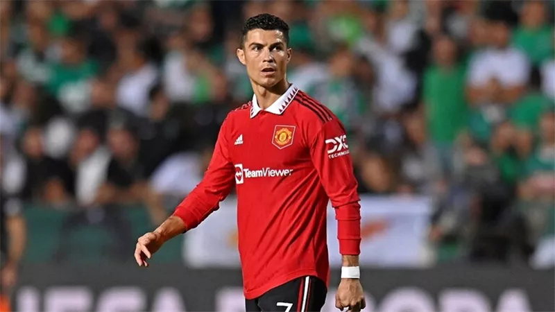 لا أحتاج لرونالدو.. بيرس مورجان يسخر من هزيمة مانشستر يونايتد
