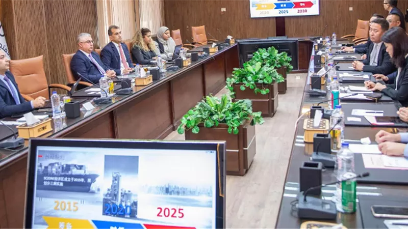 جمال الدين يلتقي وفد صيني من منطقة هايكو للتنمية الصناعية