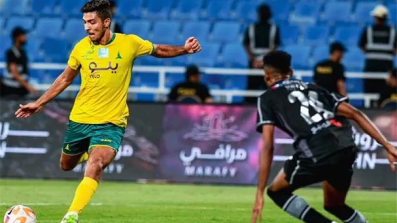 محمد شريف يشارك في فوز الخليج علي الطائي بالدوري السعودي