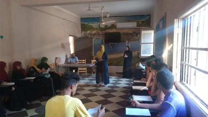 جلسة تفاعلية لأندية السكان بمركز شباب الحسينات بالطود جنوب الأقصر