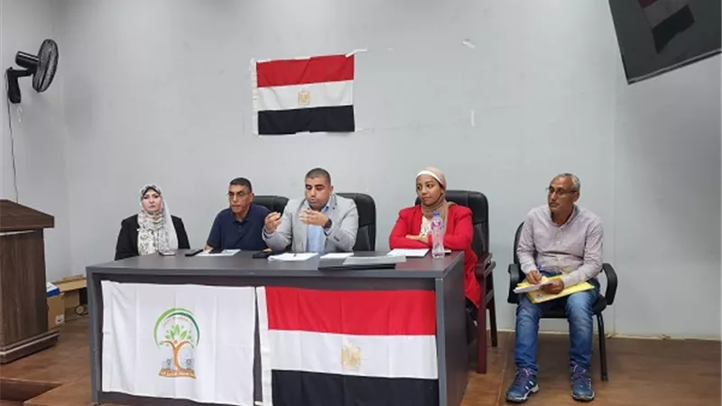 رئيس جهاز الشيخ زايد يلتقي سكان مشروع 