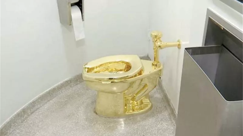 سرقة مرحاض ذهبي!