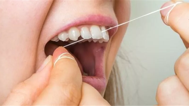 4 استخدامات لخيط الاسنان..تعرف عليهم