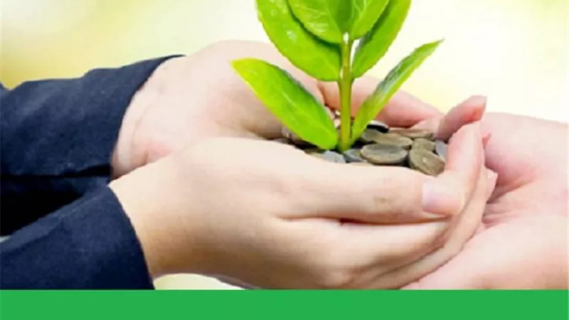 تصدق المرأة على اسرتها هذا حكمه
