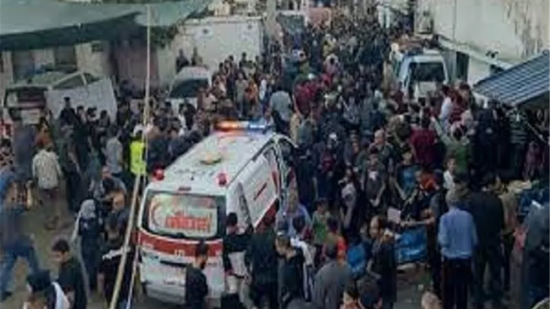 الصحة الفلسطينية: أكثر من 100 جثة ملقاة على الأرض أمام مجمع الشفاء بغزة
