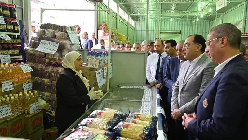 رئيس الوزراء: فرق تفتيش للتأكد من استمرار البيع بالأسعار المعلنة