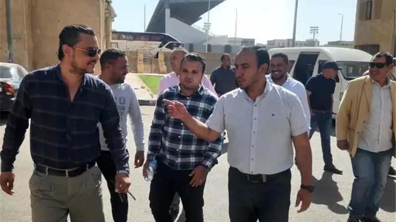 رئيس جهاز الشروق يقود تشميع أحد العقارات ويتفقد أهم الخدمات.. صور