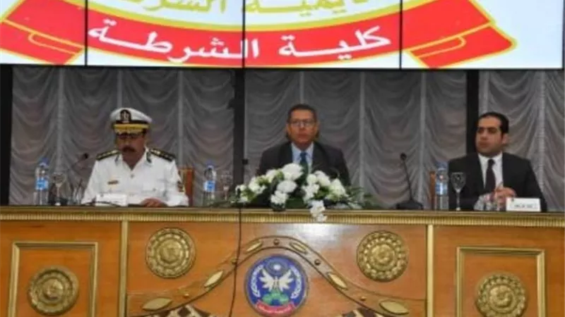 الداخلية تنظم دورة تدريبية لطلبة كلية الشرطة
