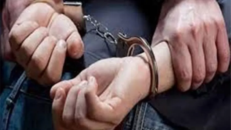 ضبط شخص انتحل صفة طبيب للكشف على المرضى بالجيزة