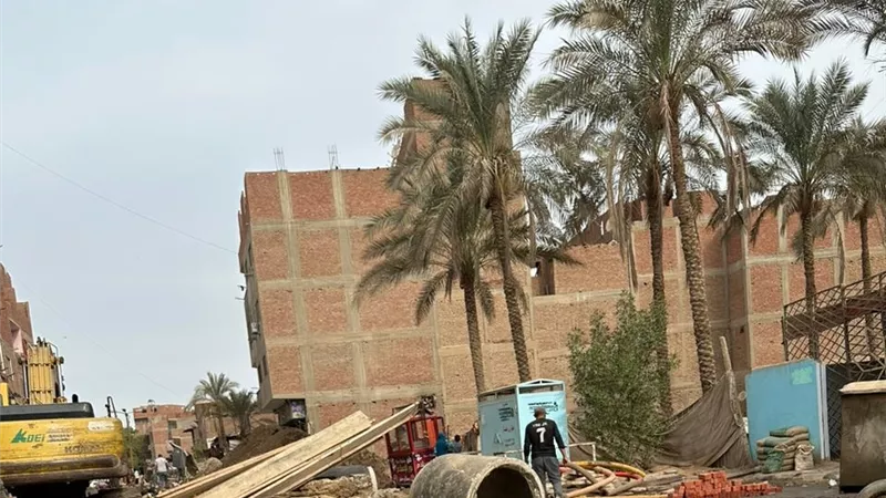 سكان القلج يستغيثون من إغلاق شارع الشيخ خليل