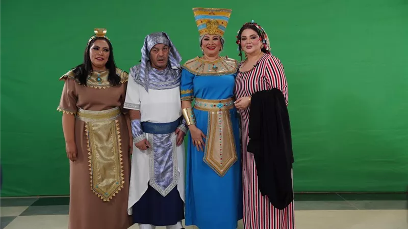 حكاية انتصار وعلاء مرسي وإيمان السيد مع 