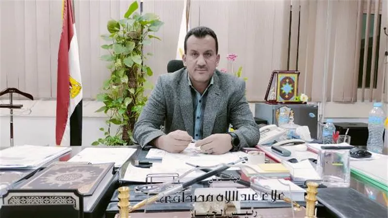 رئيس جهاز طيبة الجديدة يمنع سير السيارات ويحظر التوك توك.. بالصور