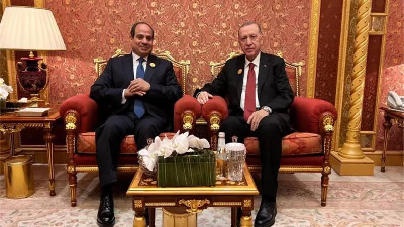 الرئيس ونظيره التركي يؤكدان ضرورة الوقف الفوري للقصف والعمليات العسكرية في غزة
