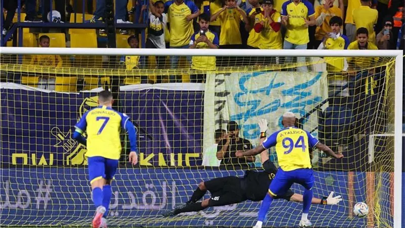 النصر ضد الوحدة .. الـ VAR يلغي هدف لتاليسكا بداعي التسلل