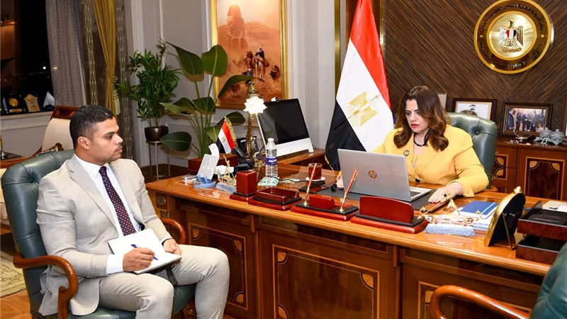 وزيرة الهجرة تتابع إجراءات تأسيس الشركة الاستثمارية للمصريين