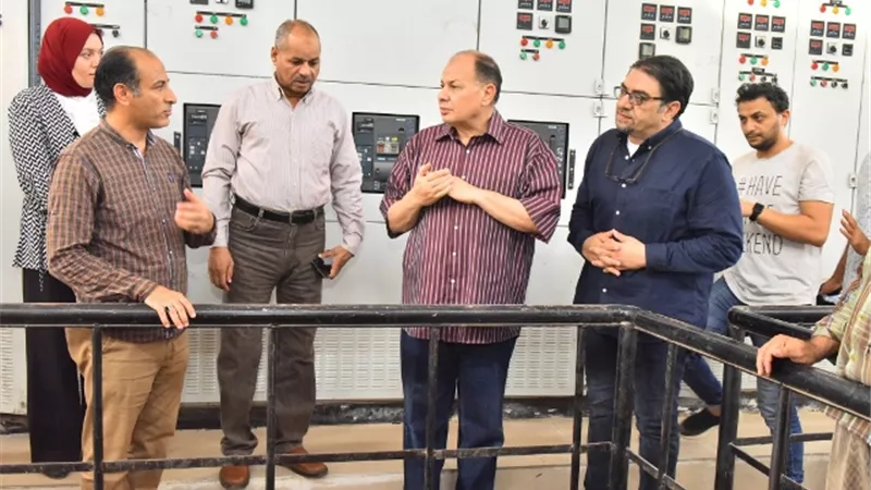 محافظ أسيوط يستعرض انجازات قطاع الصرف الصحي بالقرى والمراكز