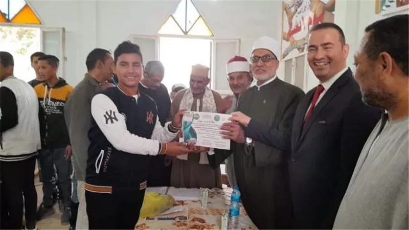 خريجي الأزهر بالمنيا يكرم أوائل الطلبة بالشهادات الأزهرية