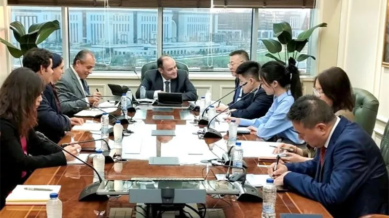 وزير التجارة يبحث مع بنك الاستيراد والتصدير الصيني تعزيز التعاون