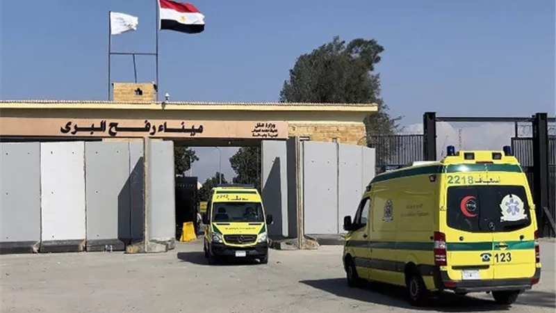 القاهرة الإخبارية: وصول دفعة جديدة من حاملي الجنسيات المزدوجة لمعبر رفح
