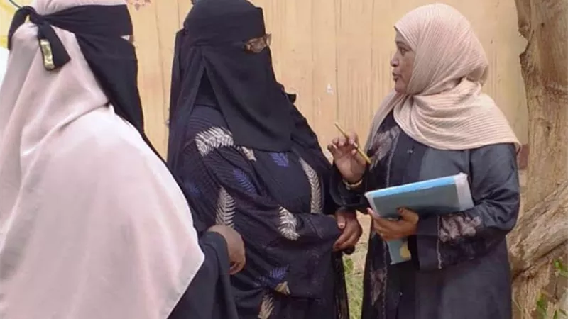 محافظ أسوان يتابع جهود فرع المجلس القومى للمرأة