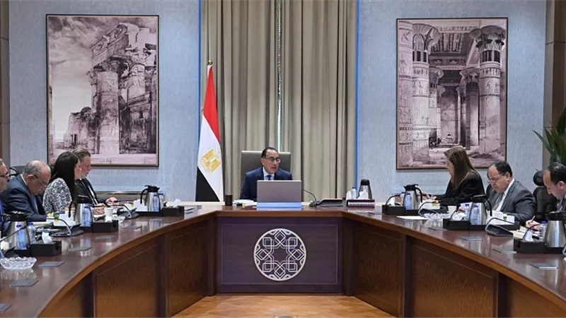 رئيس الوزراء يعلن عقد مؤتمر صحفي قريبا لشرح خطة الطروحات الحكومية المستقبلية