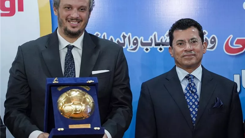 مؤسسة دار التحرير تكرم رئيس نادي بيراميدز
