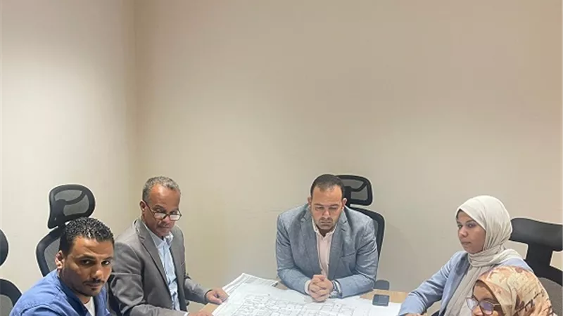 صحة قنا تناقش إستكمال مبني الطوارئ بمستشفي قنا العام