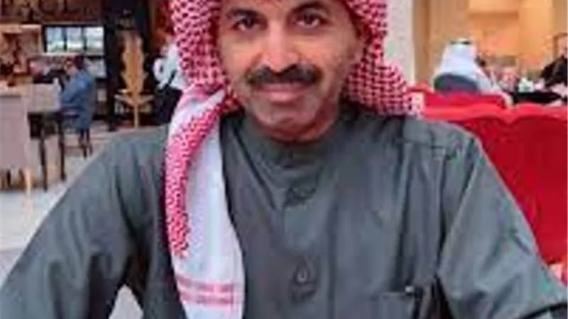مدحت تيخا يشارك طارق العلي في مسرحية 