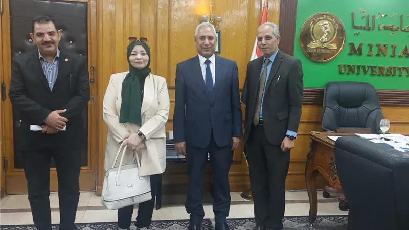 رئيس جامعة المنيا يستقبل أعضاء اللجنة النقابية للصحفيين بالمنيا