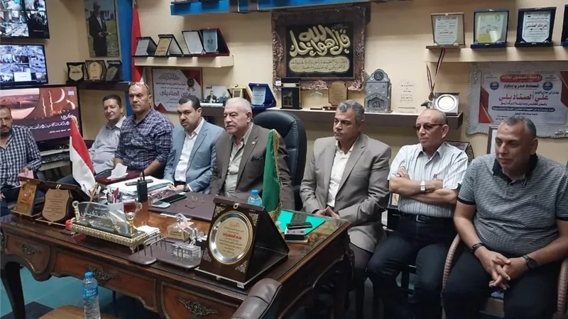 مناقشةتعظيم الإيرادات وزيادةمعدلات تحصيل مستحقات الدولة