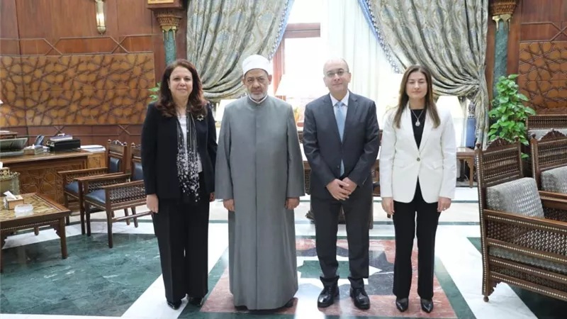 شيخ الأزهر يستقبل سفراء مصر الجدد لدى تايلاند وإندونيسيا
