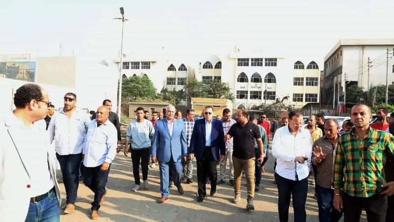 محافظ الشرقية يتفقد الموقف الجديد لسيارات الأجرة