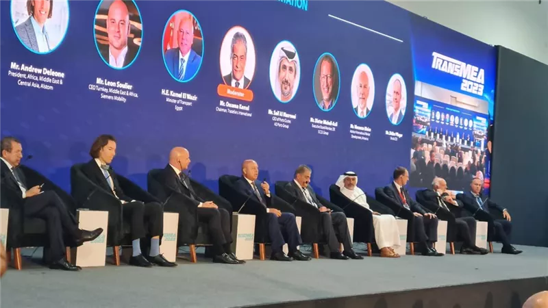 هندسة أسيوط تشارك بالدورة الخامسة لمعرض النقل الذكي
