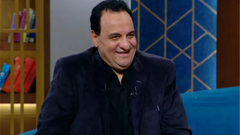 هشام اسماعيل يعيش نشاط فنى مع مكى وسوسن بدر