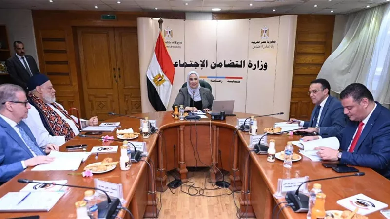 وزيرة الهجرة تستعرض إجراءات تأسيس الشركة الاستثمارية للمصريين بالخارج