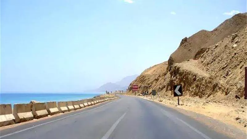 فتح طريق العين السخنة أمام حركة المرور