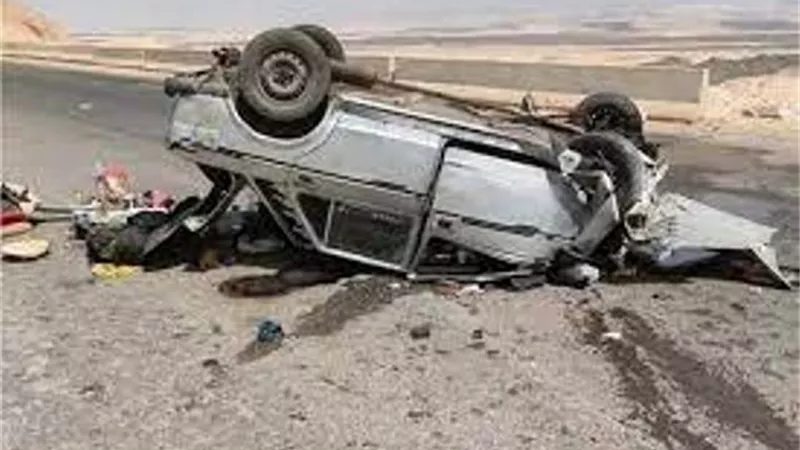 إصابة 3 إثر انقلاب سيارة أعلى الطريق الصحراوى بالعياط