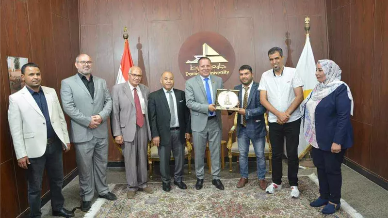 رئيس جامعة دمياط يستقبل الملحق الثقافي الليبي بالقاهرة