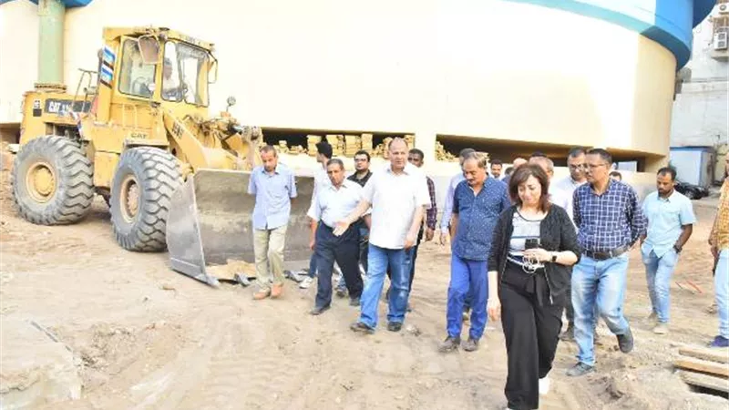 محافظ أسيوط يستعرض انجازات قطاع مياه الشرب بالقرى والمراكز