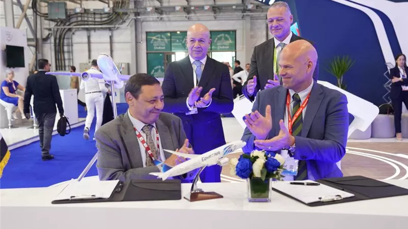مصر للطيران و Honeywell يوقعا إتفاقية إصلاح وحدات الطائرات