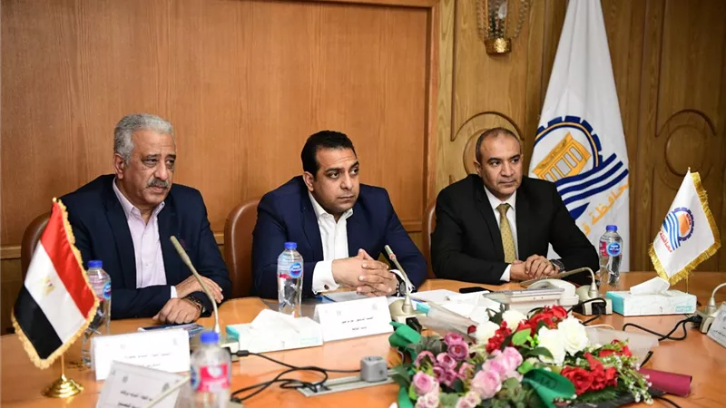 نائب محافظ قنا يتابع مشروعات البنية التحتية بمدينة الأمل