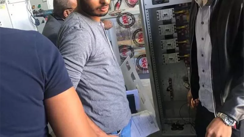 فحص انارة الشوارع بالسويس الجديدة