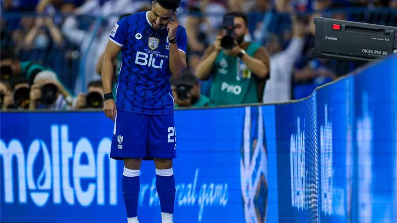 سالم الدوسري يغيب عن الملاعب 3 أسابيع للإصابة ولن يلحق لقاء النصر