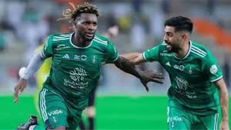 ماكسيمان يرد على أنباء رحيله من الاهلي السعودي