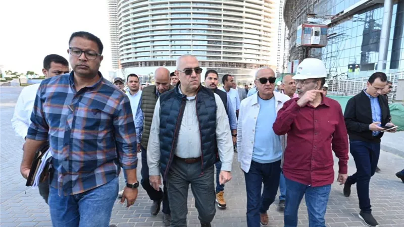 تفاصيل جولة وزير الإسكان بمدينة العلمين الجديدة ..صور