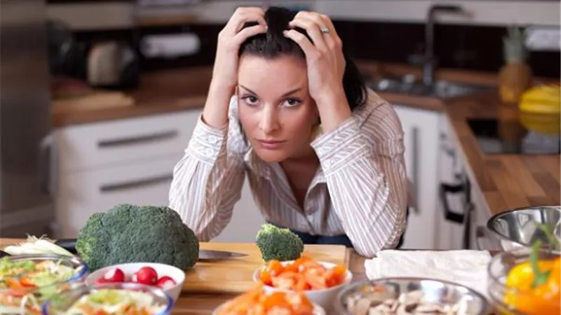 أفضل الأغذية لتحسين أعراض الاكتئاب.. تعرف عليها