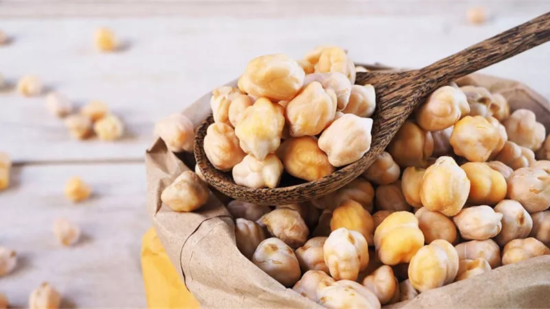 أبرز الفوائد الصحية للحمص.. تعزيز فقدان الوزن