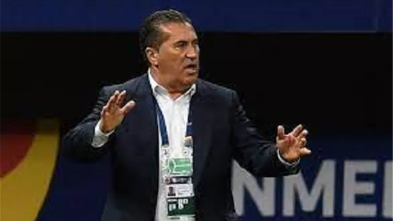 مدرب نيجيريا يرحب بتدريب الزمالك