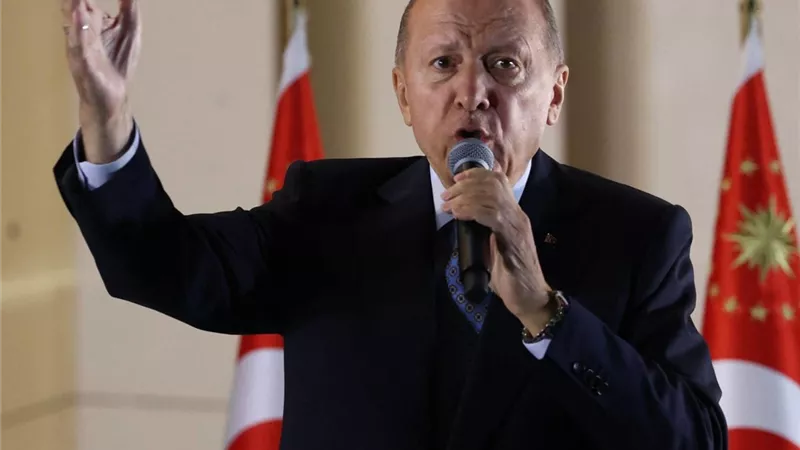 أردوغان: إسرائيل تخالف القانون وترتكب جرائم حرب